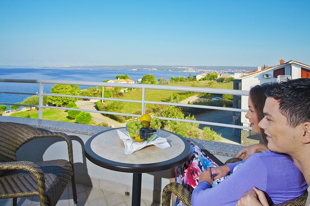 Spa & Wellness Hotel Pinia Malinska Exterior photo