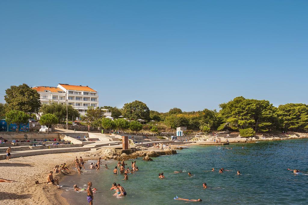 Spa & Wellness Hotel Pinia Malinska Exterior photo