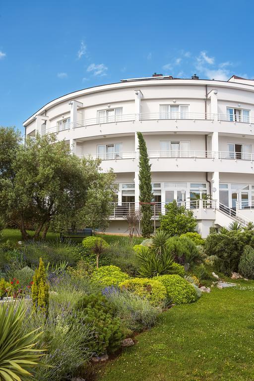 Spa & Wellness Hotel Pinia Malinska Exterior photo