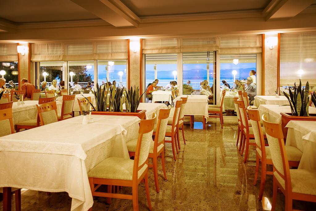 Spa & Wellness Hotel Pinia Malinska Exterior photo