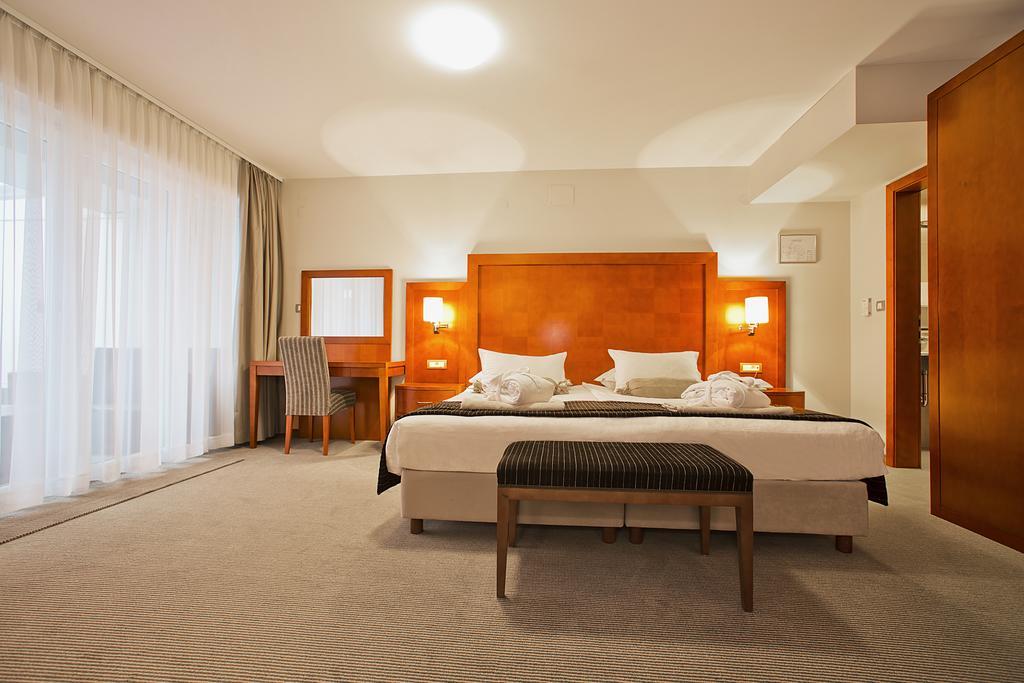 Spa & Wellness Hotel Pinia Malinska Room photo